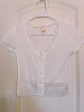 Load image into Gallery viewer, WHITE LACE TOP (S)
